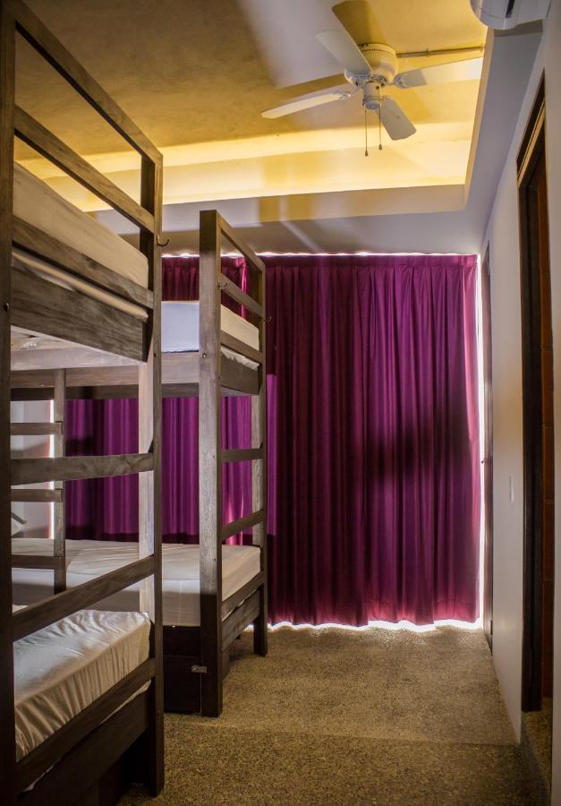 Los Muertos Hostal Puerto Vallarta Bagian luar foto